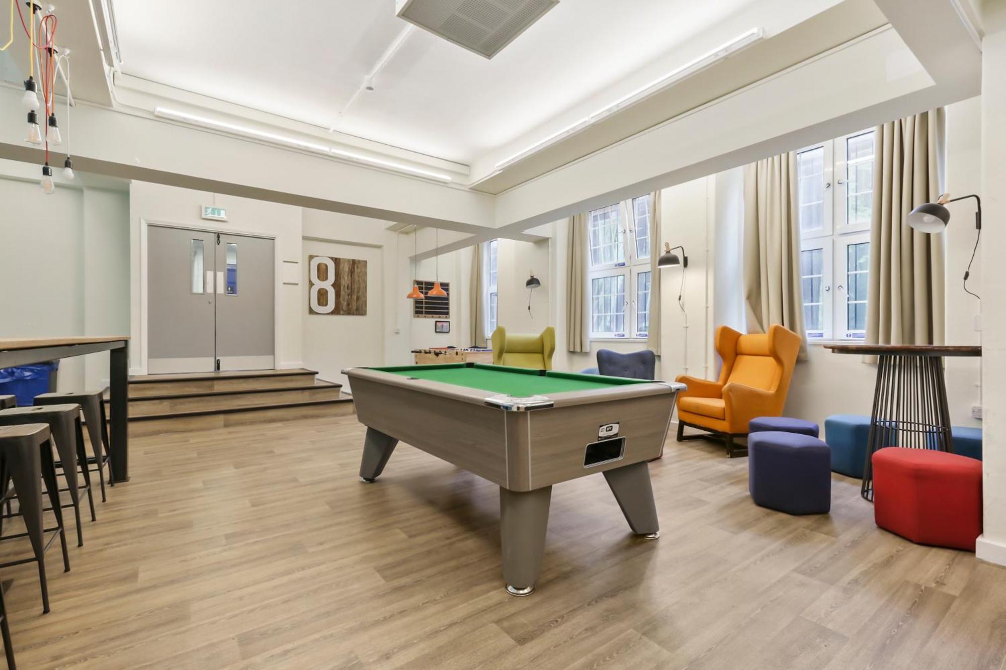 Langton Close House, Apartment
