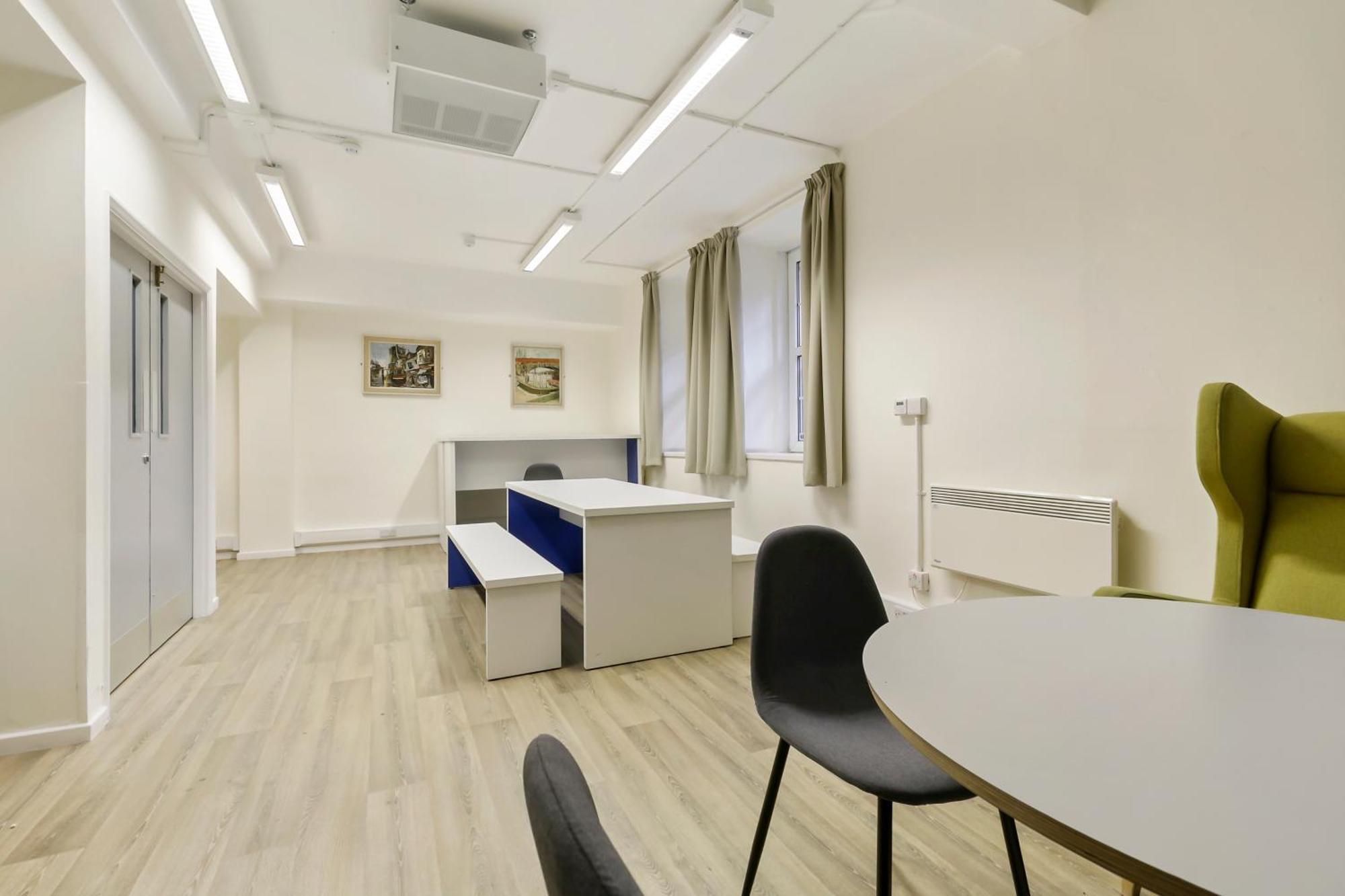 Langton Close House, Apartment *
